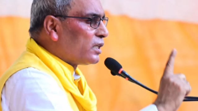 अम्बेडकरनगर के प्रभारी बने पंचायती मंत्री ओमप्रकाश राजभर गिरीश चंद्र यादव सुल्तानपुर भेजे गये।