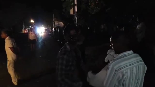 MANT-गोवर्धन की सड़क पर खौफनाक टक्कर, घायल चालक पर उठे सवाल,,
