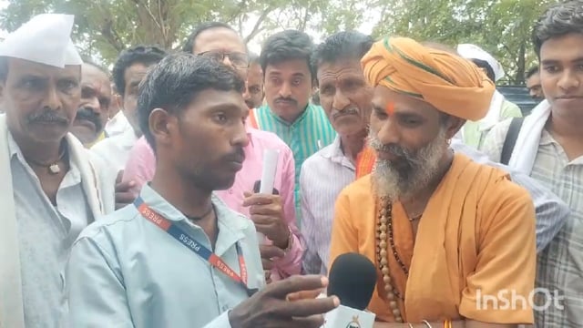 शेतकऱ्यांच्या ठिय्या आंदोलनाला मुरलीधर महाराजांचा पाठिंबा सरकारने शेतकऱ्यांची चर्चा करून निर्णय घ्यावा सरकारला सवाल
