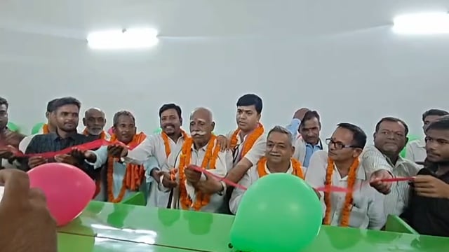 पिण्डहरा में पूर्व छात्र संघ अध्यक्ष शिवजी त्यागी ने कहा कि डिजिटल लाइब्रेरी से छात्र  मंजिलों को कर सकते है हासिल