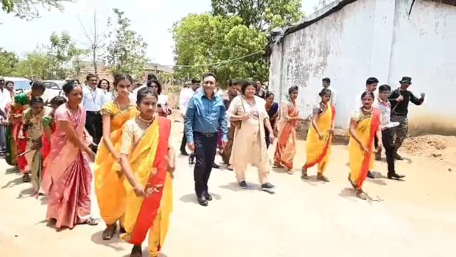 राज्य के मुख्य सचिव और गड़चिरोली जिले के पालक सचिव राजेश अग्रवाल ने जिला प्रशासन की समीक्षा बैठक कि