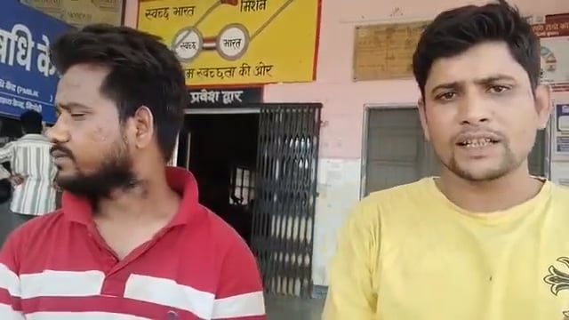 प्राइवेट बस चालक और हेल्पर का आरोप दोनों को किडनैप करके शाहजहांपुर लाया गया.. रघवापुर निगोही के रहने वाले मोनू सिंह और उसके साथियों के खिलाफ मुकदमा दर्ज दी गई... मोनू सिंह, मनोज यादव, सूरज और महेश की तलाश में जुटी पुलिस