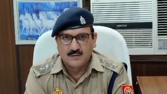 मनियर पुलिस ने घाघरा नदी के किनारे से बालू में छिपाई गई 270 पेटी अवैध शराब को किया बरामद