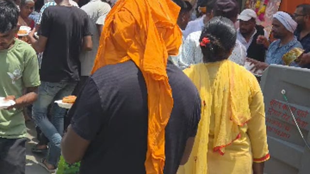 ज्येष्ठ के छठे मंगल पर भक्ति और सेवा का संगम, पलिया में जगह-जगह सजे भंडारे व शर्बत प्याऊ