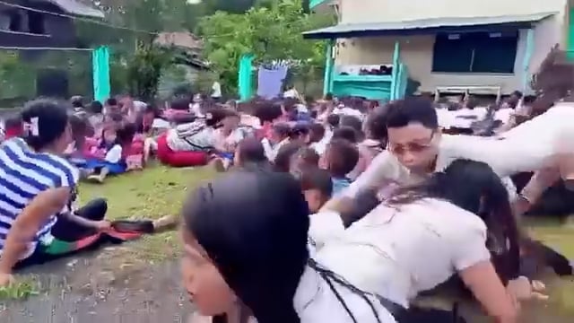 कुदरत का कहर यह वीडियो फिलिपींस का है जहां 7.8 की तीव्रता से भूकंप आया और धरती डोलने लगी।