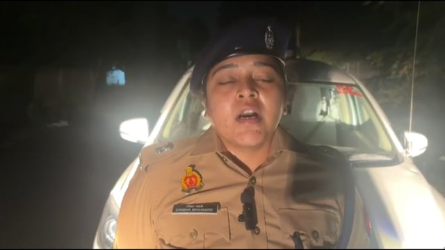 थाना खुटार क्षेत्रान्तर्गत 01 वर्षीय बच्ची के साथ दुष्कर्म की घटना में वांछित अभियुक्त की पुलिस मुठभेड़ के दौरान गिरफ्तारी के सम्बन्ध में अपर पुलिस अधीक्षक ग्रामीण की बाइट।