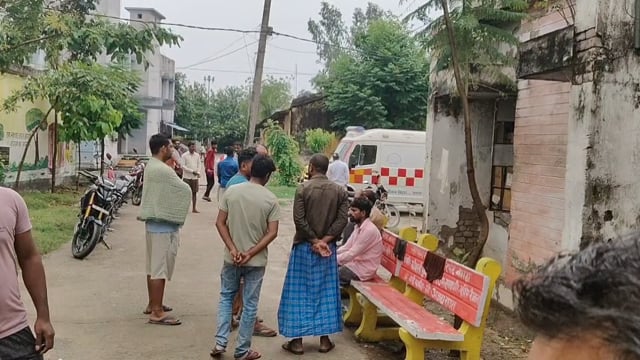 बगीचे के प्रहरी को मौत के घाट उतारा, शव देख कांपे लोग