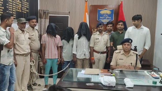 सोशल मीडिया पर दहशत फैलाने की साजिश नाकाम, पिस्टल संग तीन गिरफ्तार 