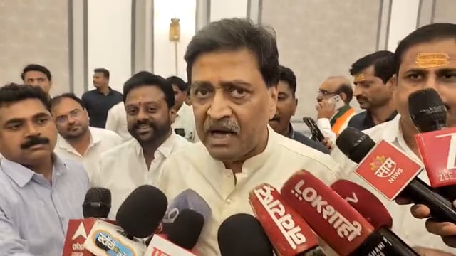 महायुतीत तिन्ही पक्ष एकत्र येवून निवडणूक लढवीत आहेत,माजी मंत्री अशोक चव्हाण