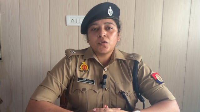 थाना खुटार क्षेत्रान्तर्गत 01 वर्षीय बालिका से दुष्कर्म से सम्बन्धित अभियुक्त की गिरफ्तारी के विरोध में ग्रामीणों द्वारा नारेबाजी करने तथा पुलिस द्वारा की गई कार्यवाही के संबंध में अपर पुलिस अधीक्षक (ग्रामीण) की बाइट।