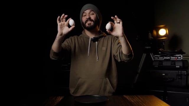Video The Egg by Murphy's Magic