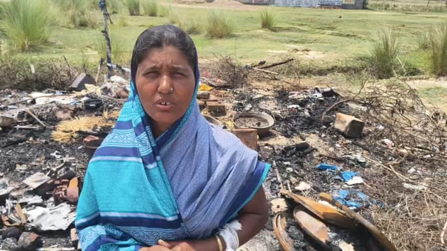 गरीब दंपत्ति की छप्पर की दुकान में आग लगने से सामान व गृहस्थी जलकर राख 