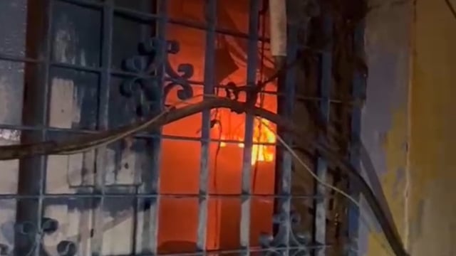 बैंक में लगी भीषण आग,लोगों की गाढ़ी कमाई पर आफत,फायर ब्रिगेड आग बुझाने में जुटी