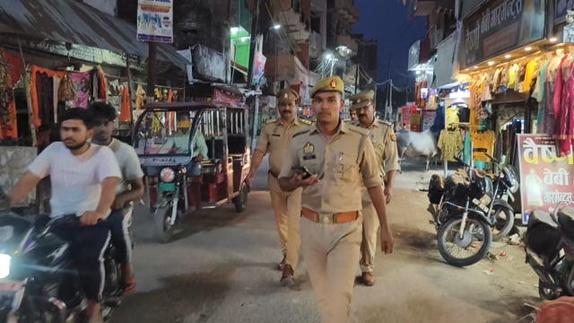 अमेठी कोतवाली के अतिरिक्त थाना प्रभारी श्री धीरेंद्र कुमार यादव के द्वारा अमेठी चौराहे पर फूंक पेट्रोलिंग की गई