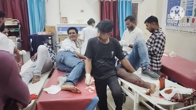 दो बाइक की टक्कर में तीन व्यक्ति गंभीर रूप से जख्मी, प्राथमिक उपचार के बाद भागलपुर किया गया रेफर 