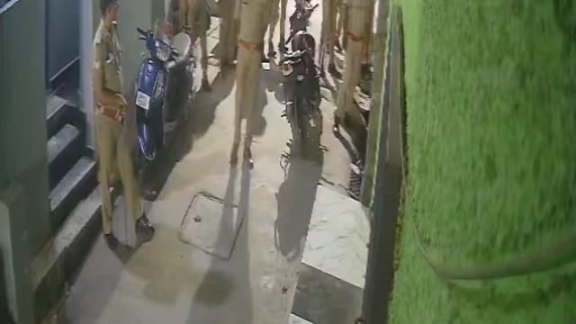 दबिश के दौरान तोड़फोड़ का आरोप, CCTV में कैद हुई पूरी घटना