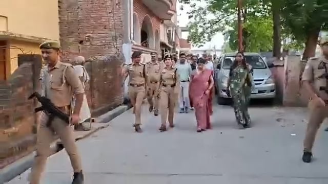 अंबेडकर नगर नगर में शांतिपूर्ण मुहर्रम के लिए डीएम इशा प्रिया ने किया क्षेत्र का भ्रमण और अधिकारियों को सौंपी जिम्मेदारी।