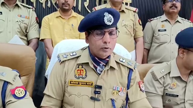 पुलिस मुठभेड़ में 3 शातिर चोर-लुटेरे गिरफ्तार | बैंक चोरी का खुलासा, नकदी, हथियार और स्कूटी बरामद