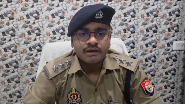 *मरदह पुलिस मुठभेड़ की जानकारी देते क्षेत्राधिकारी कासिमाबाद👆*