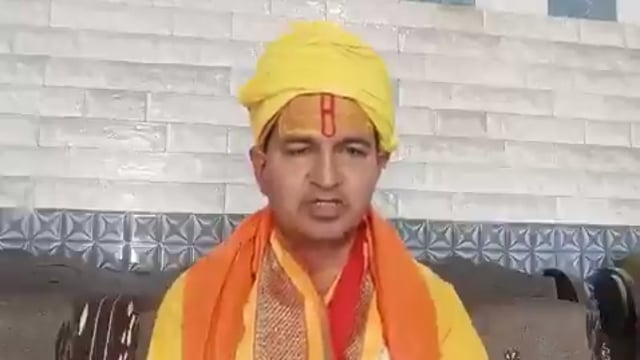 ▶️......अयोध्या श्री राम जन्मभूमि मंदिर में चंदा चोरी का मामला सामने आने के बाद अब मथुरा श्री कृष्ण जन्मभूमि मंदिर में भी चढ़ावा और चंदा चोरी के आरोप लगने लगे है, मथुरा के फलाहारी बाबा ने मुख्यमंत्री योगी आदित्यनाथ को खून से पत्र लिखकर चंदा और चढ़ावा चोरों पर करवाएगी की माग की है।