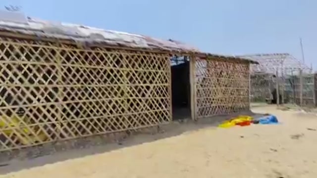 ▶️.......UP- मेरठ में अवैध झुग्गी-बस्तियों का मामला-
बांस के ढांचे से एक मस्जिद तैयार की गयी है. इस मस्जिद में नमाज पढ़ने-पढ़ाने के इंतजाम है. धार्मिक पुस्तकें, रहने के इंतजाम सभी कुछ. यहां इस्लामिक शिक्षा के लिए बच्चों को लाया जाता था. मदरसे के रूप में भी इस परिसर का इस्तैमाल होता था. 
बिहार के मौलाना सुबह 9 बजे तक बच्चों को पढ़ाते थे और फिर कहीं चले जाते थे. वह दूसरी बस्तियों में भी धार्मिक शिक्षण का कार्य करते थे. उनका नाम तक बस्ती वाले नही जानते. फिलहाल पुलिस मौलाना को हिरासत में लेकर पूछताछ कर रही है.