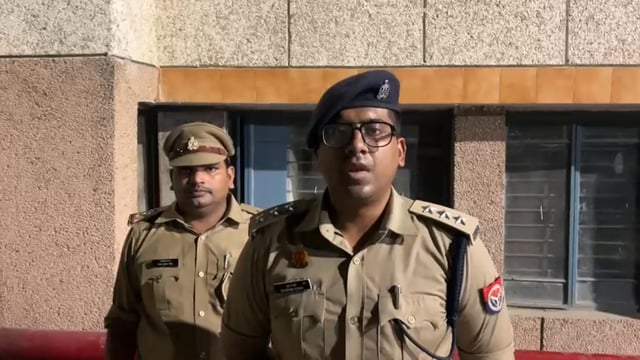 थाना रोजा क्षेत्रांतर्गत टेढ़ी पुलिया के पास अज्ञात वाहन एवं ई-रिक्शा की टक्कर से ई-रिक्शा सवार 08 व्यक्तियों के घायल होने तथा पुलिस द्वारा की गई कृत कार्यवाही के सम्बन्ध में क्षेत्राधिकारी सदर की बाइट।