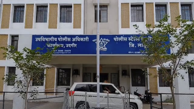 अरे भावा सारखा दिसतोयस म्हणताच वाद,कड्याने मारून डोके फोडले