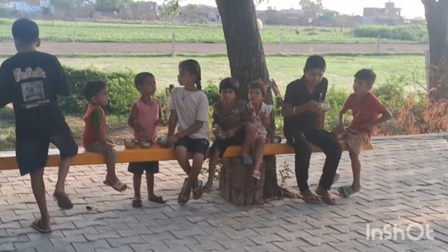 फरह गांव कुरकन्दा कदमखंडी आश्रम पर किया गया खिचड़ी के प्रसाद का आयोजन