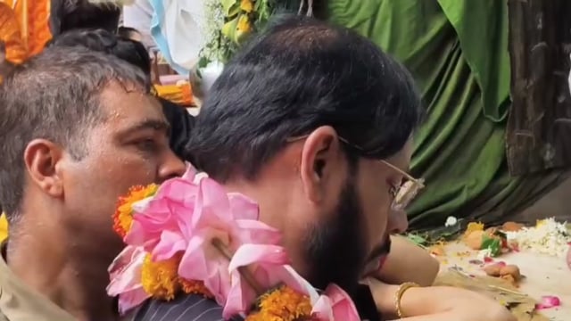 प्रदेश सरकार के खाद्य एवं रसद आपूर्ति मंत्री मनोज पाण्डेय ने वृन्दावन पहुंचकर ठाकुर बांके बिहारी के किए दर्शन।