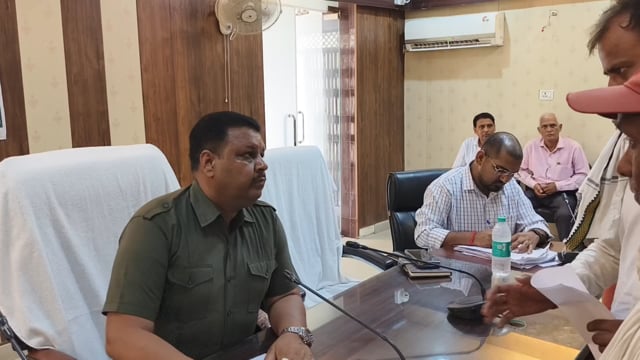 गौरीगंज तहसील में संपूर्ण समाधान दिवस का आयोजन जिलाधिकारी संजय चौहान की अध्यक्षता में किया गया। NM न्यूज़ की रिपोर्ट-