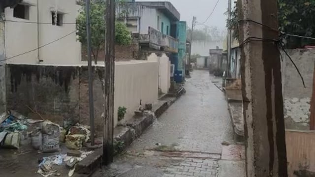 जनपद मथुरा में मौसम ने बदली करवट तपती हुई गर्मी से मिली निजात ,हुई झमाझम बारिश