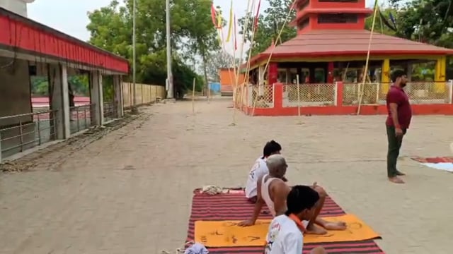 सहतवार कस्बे में अंतर्राष्ट्रीय योग दिवस पर लोगो ने योग को अपने जीवन का हिस्सा बनाने का लिया संकल्प