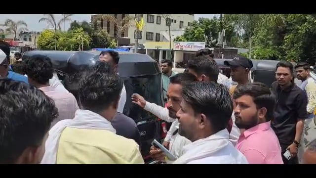 म्हशी व ट्रॅक्टरची ट्रॉलीची चोरी करून विकणाऱ्या संशयिताला नागरिकांनी पकडून दिले पोलिसांच्या ताब्यात