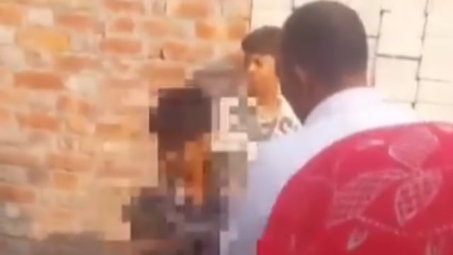दरियापुर! चोरी के शक में मासूम बच्चों को हाथ बांधकर पीटा! वीडियो तेजी से वायरल!