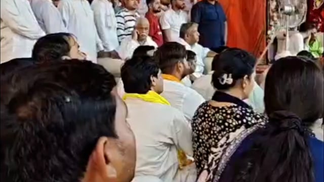 पूर्व मंत्री श्याम सुंदर शर्मा पहुंचे झाड़ी हनुमान मंदिर कथा पांडाल में व्यास महाराज जी से लिया आशीर्वाद 