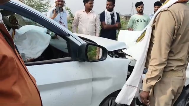 महेशगंज में भीषण सड़क हादसा दो वाहन क्षतिग्रस्त दो लोग घायल#latest_news 