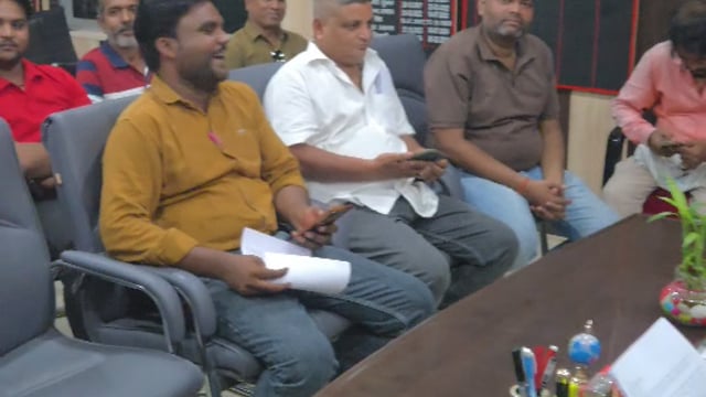सोशल मीडिया पर खबर पोस्ट करने से नाराज खनन माफिया ने पत्रकार को दी जान से मारने की धमकी