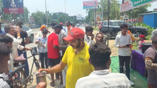 भीषण गर्मी में राहत ललौरी खेड़ा में लगा शीतल पेयजल केंद्र, सतेंद्र मौर्य की पहल की सराहना @vayral 