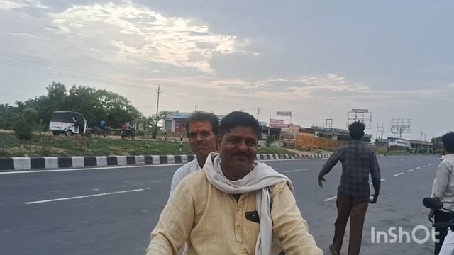 फरह क्षेत्र में निर्जला एकादशी के पावन पर्व पर कुरकन्दा मोड पर सरवत वितरण किया गया