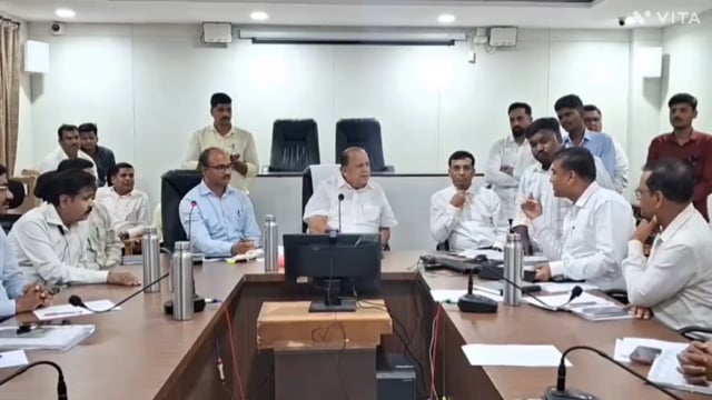 आज CPRH व वैद्यकीय काॅलेज आढावा बैठक झाली.मुख्यमंत्री यांचे उपस्थितीत CPRHउदघाटन जुलै पहिल्या आठवड्यात होणार.
आ.हसन मुश्रीफ