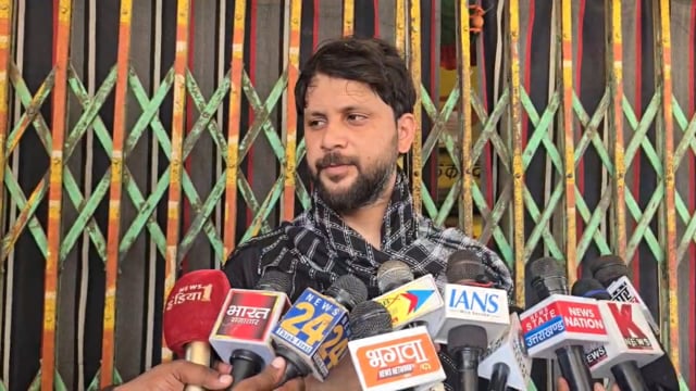 सिद्धार्थनगर के हल्लौर में अकीदत के साथ निकला मोहर्रम का जुलूस, जंजीरी मातम कर इमाम हुसैन की शहादत को किया याद