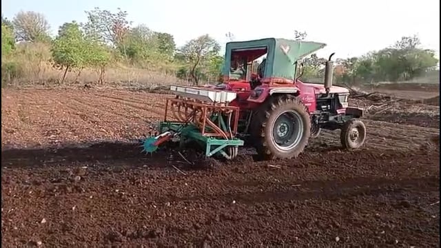 उदगीर तालुक्यात कांही भागात पेरणीला सुरुवात