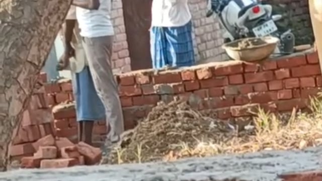 दबंगों ने बंद किया पीढ़ियों का पुराना सार्वजनिक रास्ता पीड़ित परिवार का आरोप पुलिस प्रशासन की मिलीभगत से #latest_news 