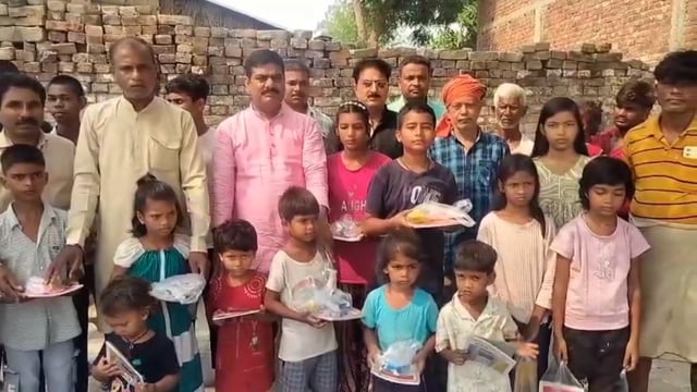 बांसडीह कस्बे में लोकतंत्र सेनानी स्व.सचितानंद सिंह के 13वी पुण्यतिथि पर विविध कार्यक्रम हुवे आयोजित