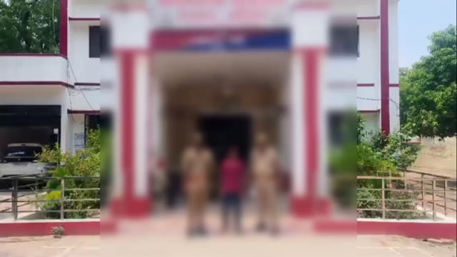 केवटलिया चौबे ग्राम सभा से नाबालिग के साथ दुष्कर्म करने के मामले एक अभियुक्त को बांसडीह पुलिस ने किया गिरफ्तार