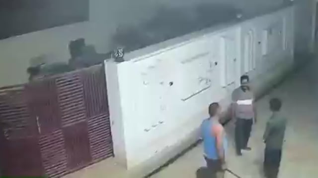 ▶️.....UP- मुजफ्फरनगर में मालिक-नौकर के संबध "लठ्ठ आधारित" है.*
