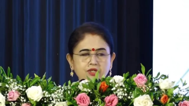 मार्कंडा देव (श्रीमंतनगर) येथील  डॉ रविंद्र सुरपाम लोकमत भुषण पुरस्काराने हॉटेल सेन्टर पॉईट नागपूर येथे सन्मानित