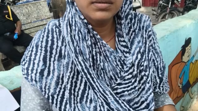 Radha Naam ki Govardhan mein iska mayka hai aur nyaay ke liye bhatak rahi hai
