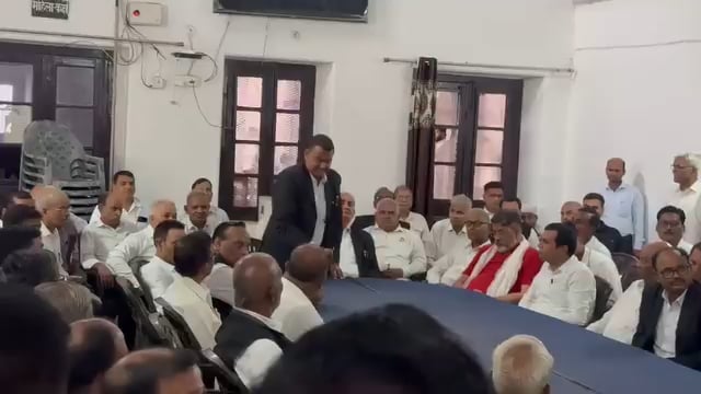 ▶️.....अब अयोध्या में भड़का वकीलों का आक्रोश!*
बार एसोसिएशन की बैठक में वकीलों ने मुखर होकर