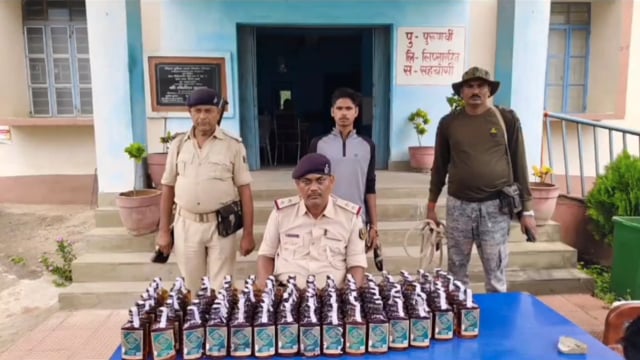 गुप्त सूचना पर बौंसी पुलिस का ताबड़तोड़ एक्शन, 30.720 लीटर अवैध शराब के साथ अपाची सवार तस्कर गिरफ्तार